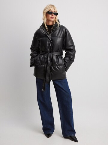 NA-KD Winterjacke in Schwarz