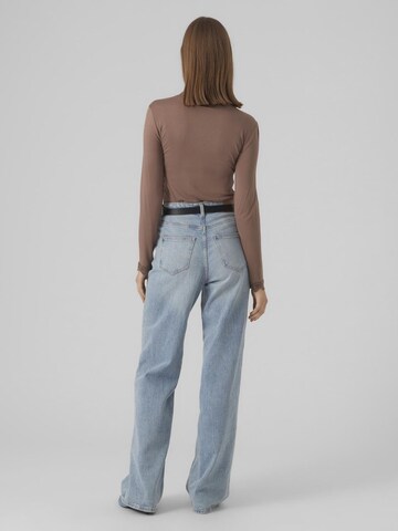 Maglietta 'ROSA' di VERO MODA in marrone