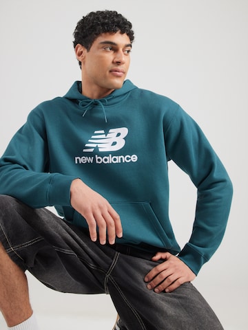 Bluză de molton 'Essentials' de la new balance pe verde: față