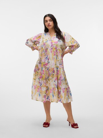 Robe 'VMCDicthe' Vero Moda Curve en blanc