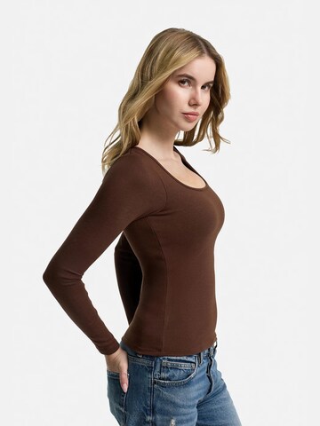 Haut 'Cotton Long Sleeve mit integriertem Wireless Bra' cfab (formerly creamy fabrics) en marron