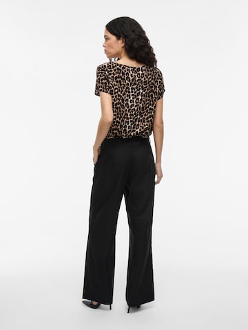 VILA Regular Pleat-Front Pants 'VIPockey' in Black