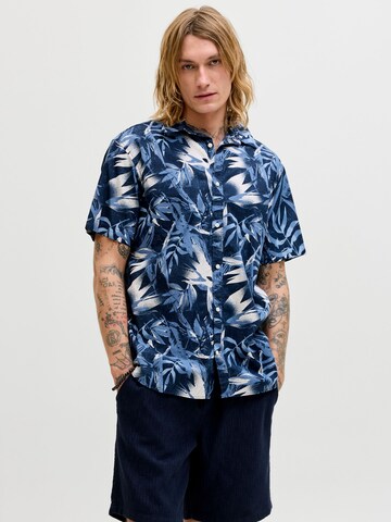 JACK & JONES - Ajuste regular Camisa en azul: frente