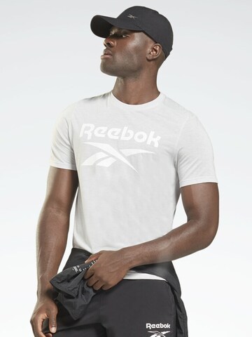 Coupe regular T-Shirt fonctionnel Reebok en gris : devant