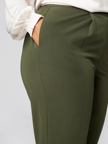 Effilé Pantalon à pince 'Pearl' Guido Maria Kretschmer Curvy en vert