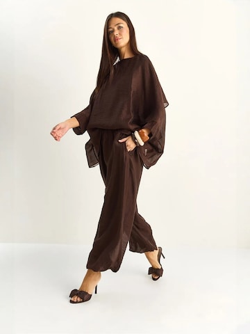 Completo pantalone di Bianco Lucci in marrone