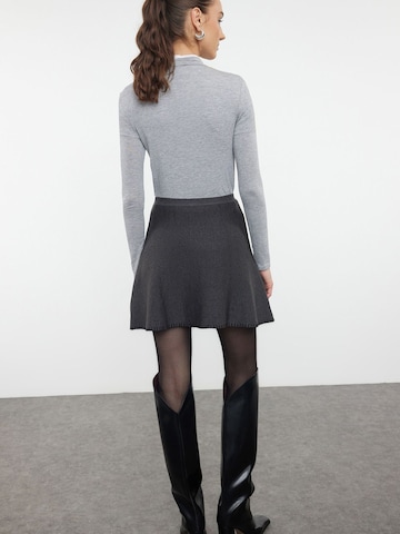 Trendyol - Falda en gris