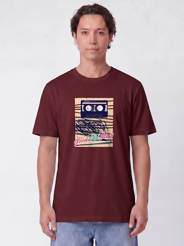 T-Shirt ' Good Old Mess ' Watapparel en rouge : devant
