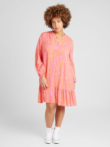 Robe-chemise 'MARRAKESH' ONLY Carmakoma en rose : devant