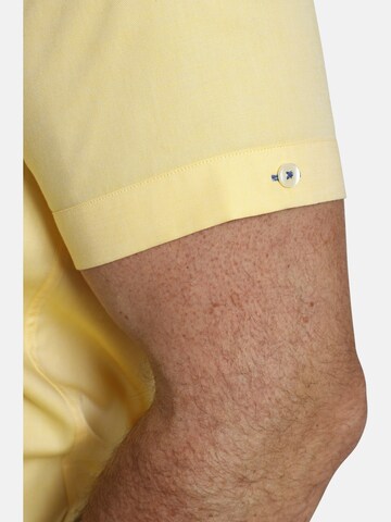 Charles Colby Regular fit Button Up Shirt 'Yven' in Yellow