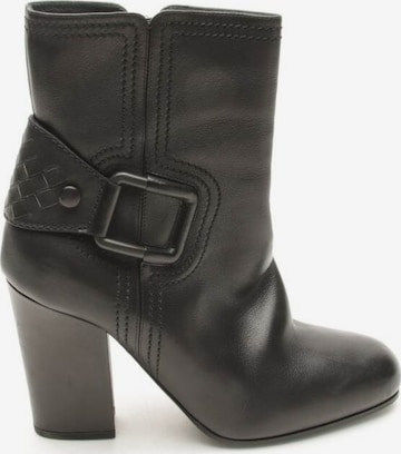 Bottega Veneta Dress Boots in 40 in Black: front