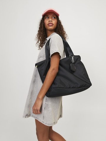 JJXX Shoulder Bag in Black: front
