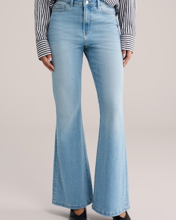 WE Fashion Flared Jeans in Blau: Vorderseite