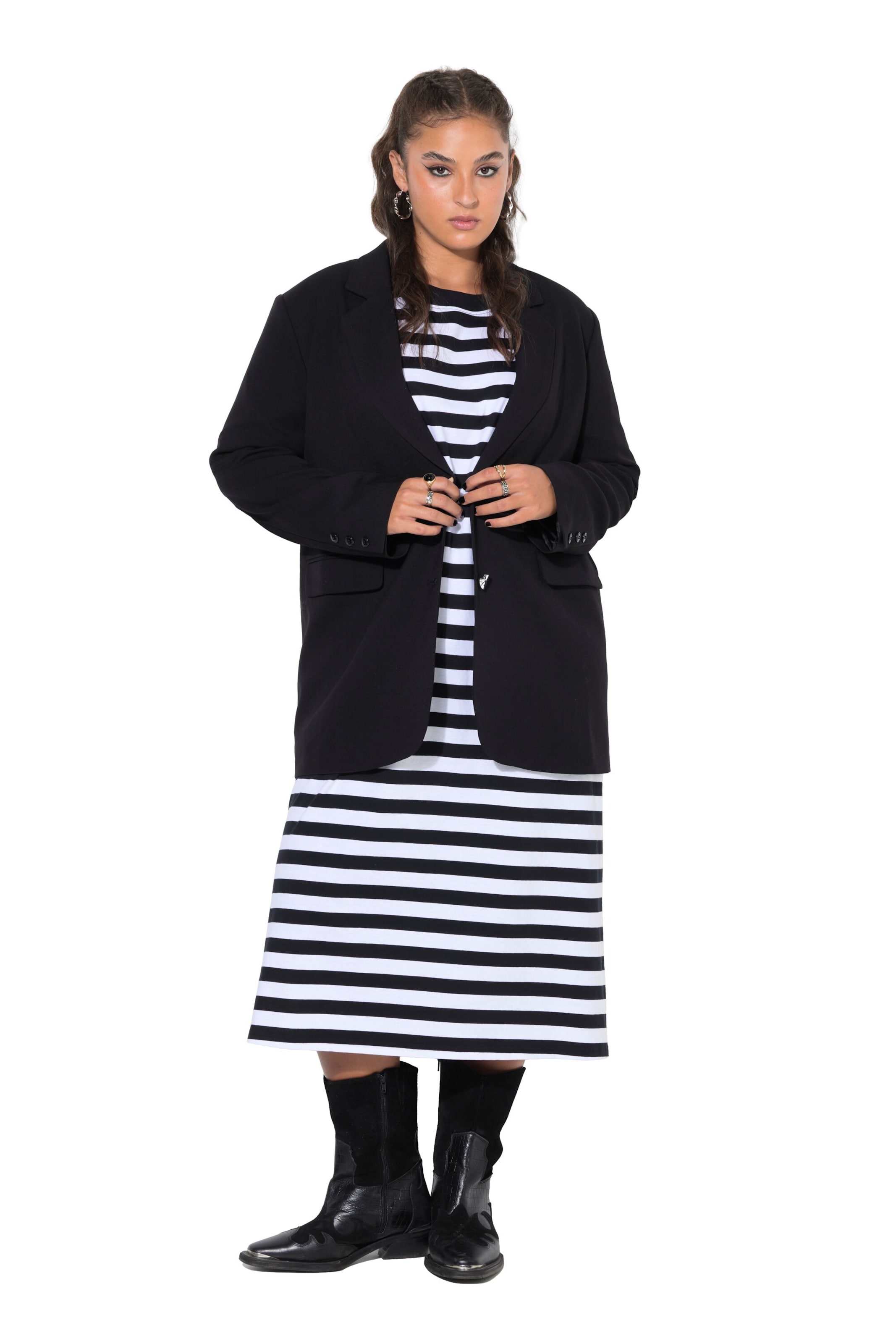Studio Untold Blazer in Black: front
