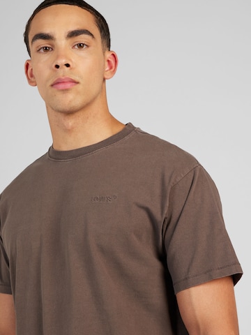 LEVI'S ® T-Shirt 'RED TAB' in Braun