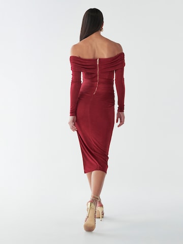 Rochie 'Piedra' de la BWLDR pe roșu: spate