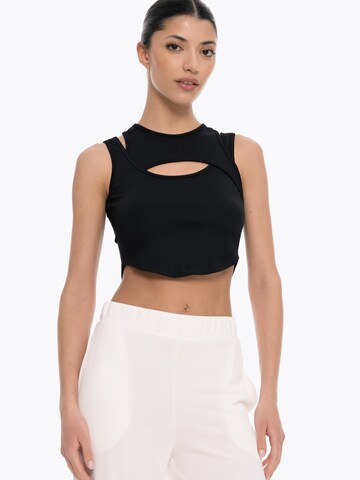 Top 'After-Ring' de la 4TAILORS pe negru