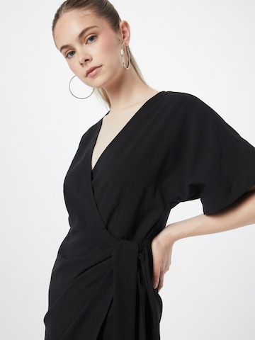 Rochie de la NA-KD pe negru