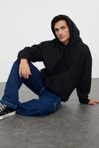 Trendyol Sweatshirt in Black