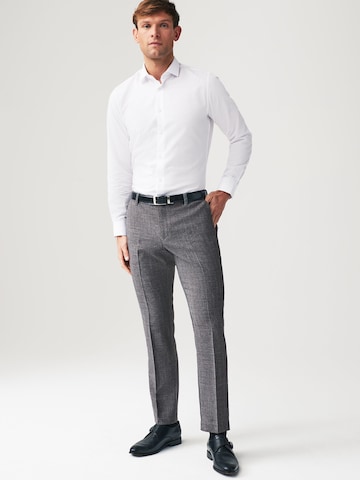 Coupe slim Pantalon à pince Next en gris