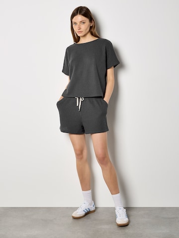 Regular Pantalon ' ' Apricot en gris : devant