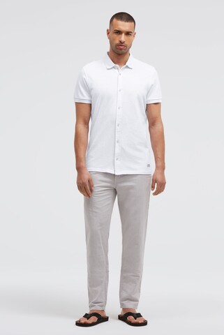 CMPD Regular fit Button Up Shirt in White
