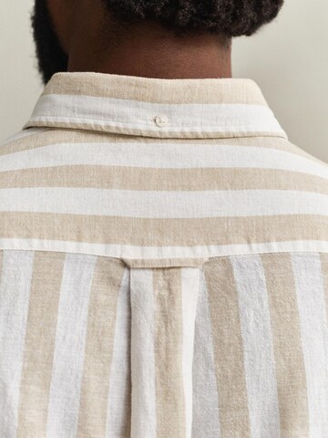 GANT Regular fit Button Up Shirt in Beige