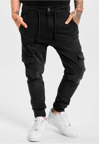 2Y Premium Regular Cargo Jeans in Black: front