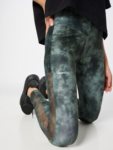 NEBBIA Skinny Sportbroek in Groen