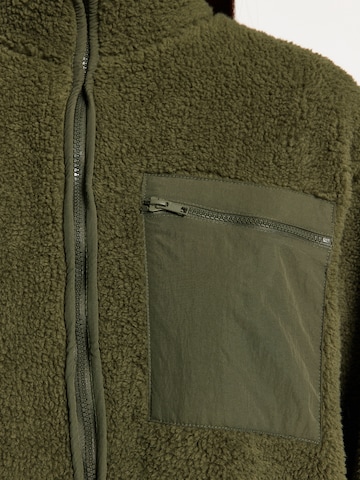 Veste en polaire Trendyol en vert