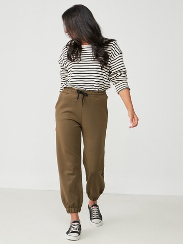 C&City Tapered Pants in Green