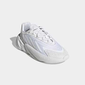 ADIDAS ORIGINALS Sneakers 'Ozelia' i hvid