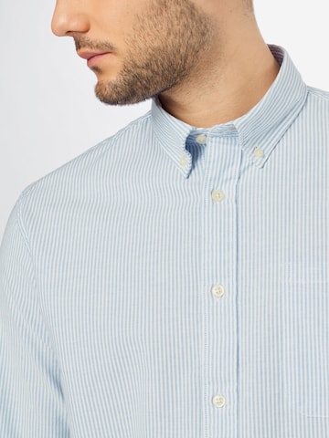 Coupe regular Chemise 'Rick' SELECTED HOMME en bleu