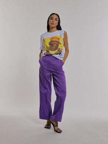 ABOUT YOU x Chiara Biasi Loose fit Pants 'Cleo' in Purple