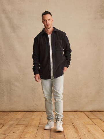 DAN FOX APPAREL Regular Fit Skjorte 'Jarne' i sort