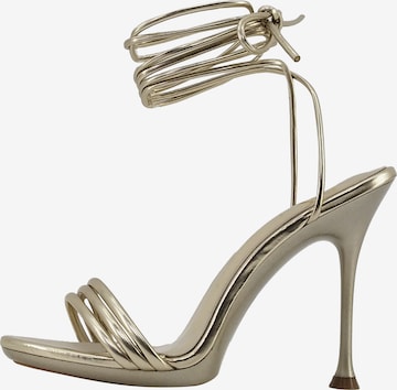 faina Sandalen met riem 'Colina' in Goud: voorkant