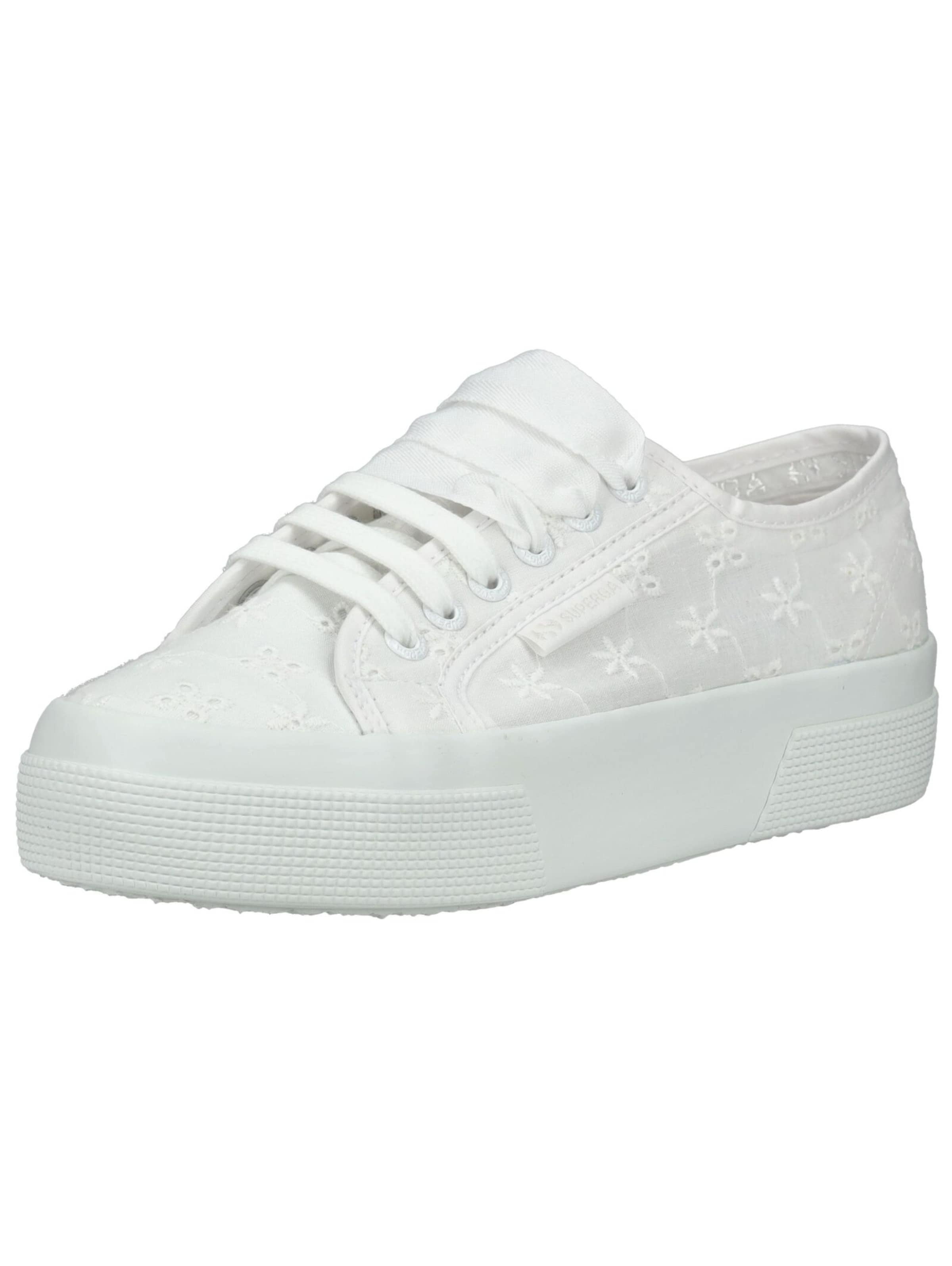 Baskets basses SUPERGA en blanc : devant