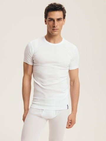 Henderson - Camiseta 'Slim-Fit-Baumwoll-T-Shirt mit Rundhals, BT-100 M' en blanco