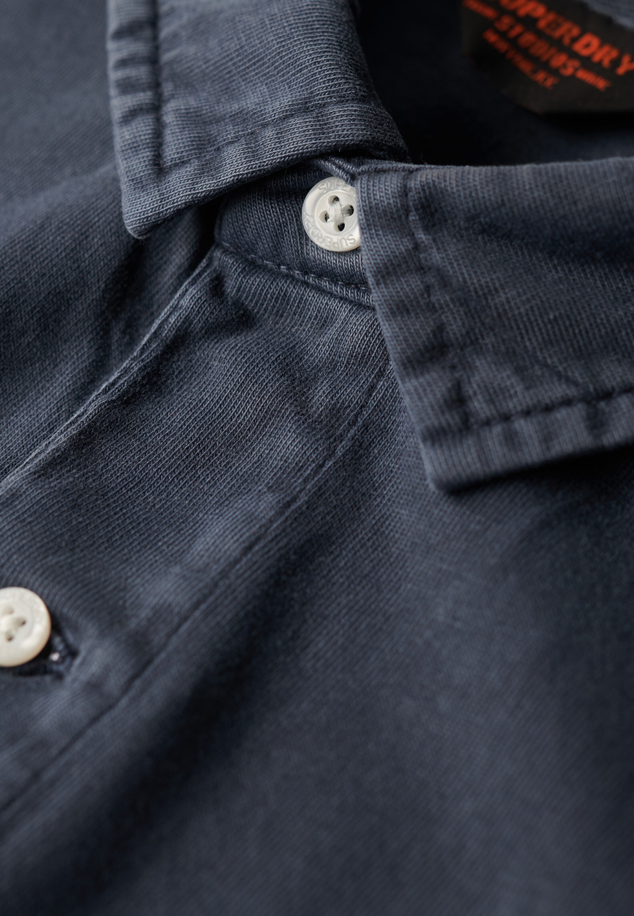 T-Shirt ' Studios' Superdry en bleu