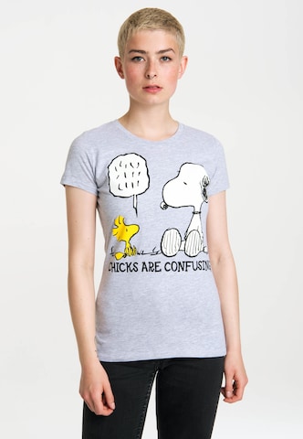 LOGOSHIRT Shirt 'Snoopy' in Grijs: voorkant