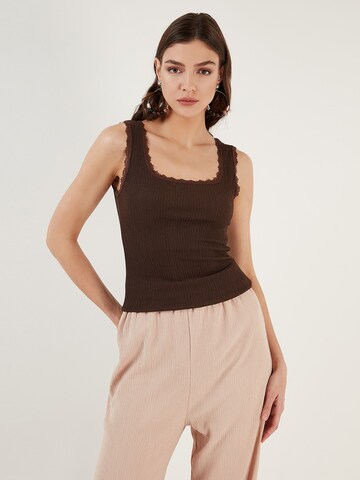 LELA Top in Brown: front