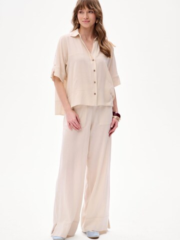 Blue Shadow Regular Hose‌‌‌‌‌‌‌ in Beige: Vorderseite