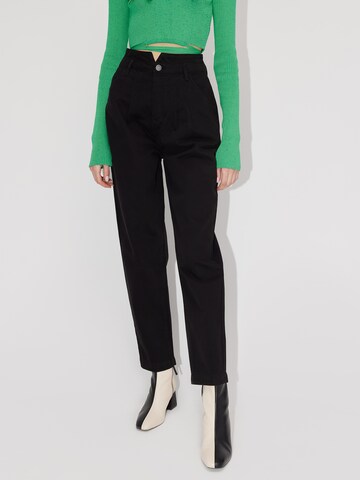 LeGer by Lena Gercke Pleat-front jeans 'Christin Tall' in Black: front