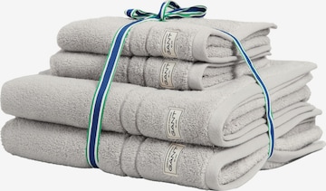 GANT - Conjunto en gris: frente