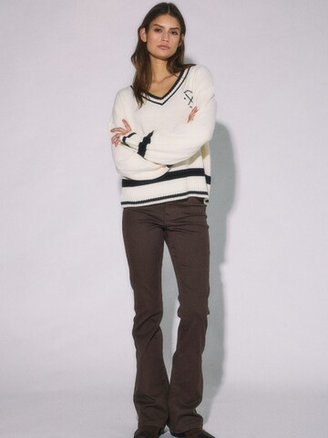Noisy may Flared Jeans 'NMSALLIE' in Brown: front