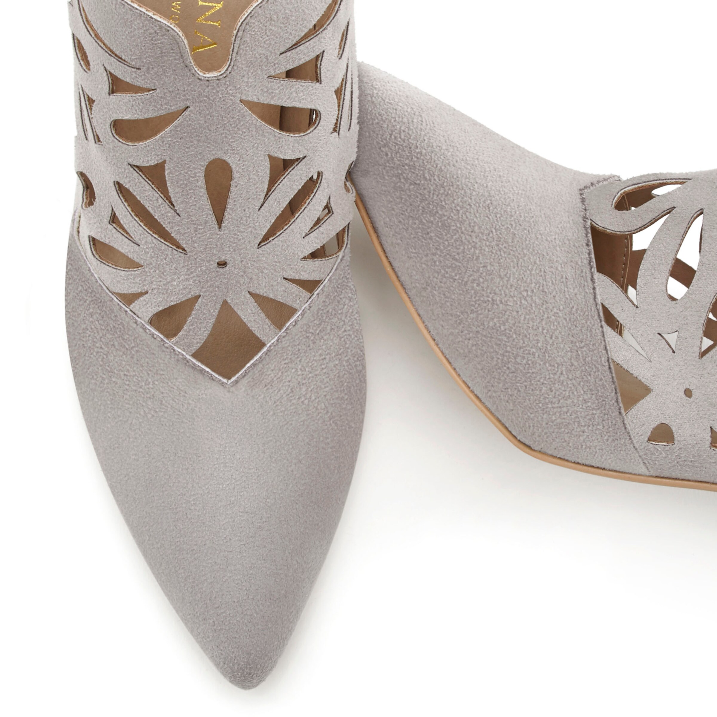 LASCANA Ботинки в Серый