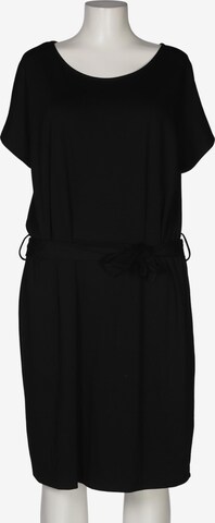 Sara Lindholm Dress in 4XL in Black: front