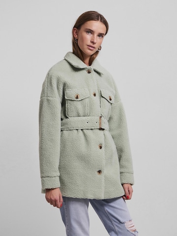 PIECES Jacke 'PCFernanda Selma' in Grün: Vorderseite