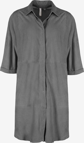 JAGGER & EVANS Shirt Dress in Grey: front