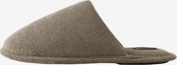 Pantoufle Next en gris : devant